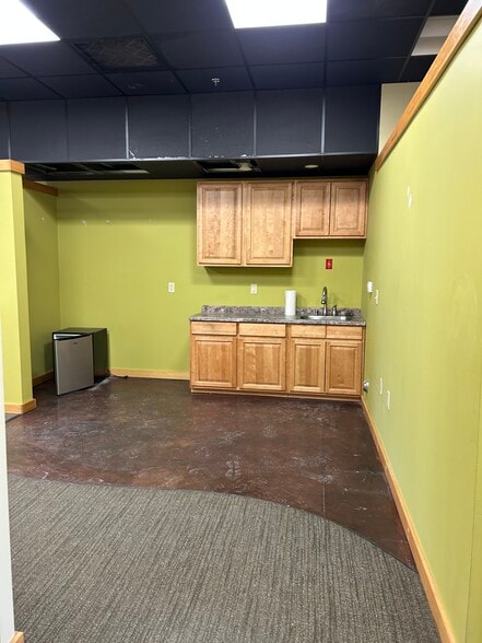 More Photos Of 422 US Highway 22 W, White House Station Storefront Retail Office For Lease