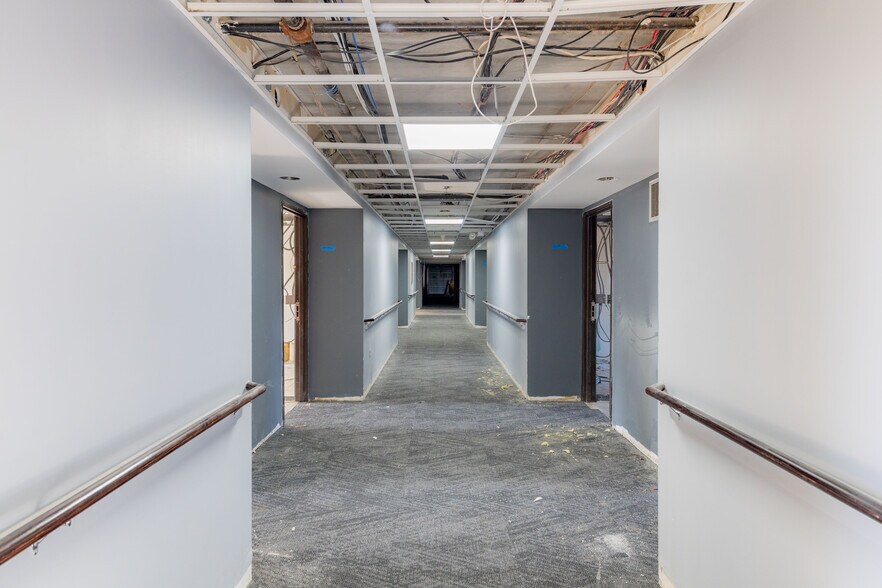 More Photos Of 31525 W 12 Mile Rd, Farmington Hills Hospital For Sale