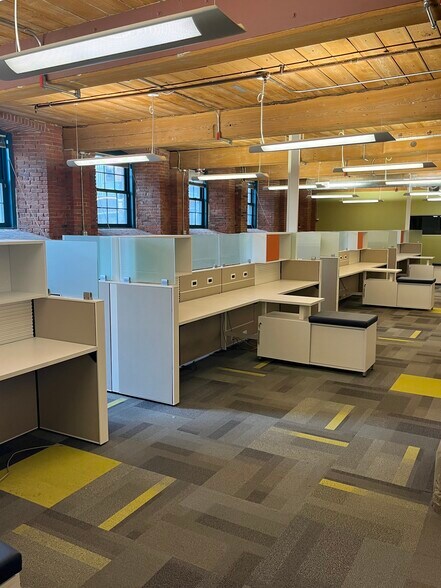 More Photos Of 1082 Davol St, Fall River Apartments For Lease