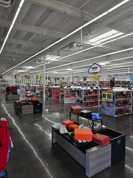 More Photos Of 2152 Monterey Hwy, San Jose Supermarket For Lease