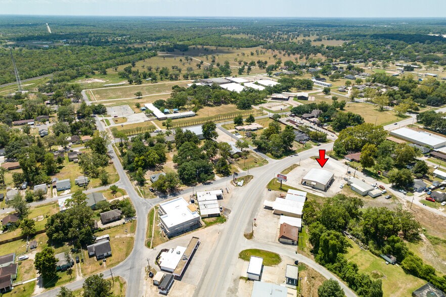 More Photos Of 714 N Main St, Sweeny Restaurant For Sale