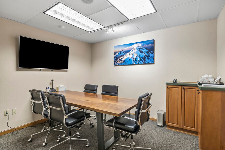 More Photos Of 796 SW Bradbury Way, Bend Office For Lease
