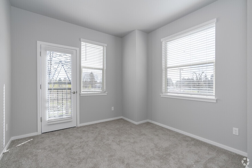 More Photos Of 421 NE 80th Ave, Hillsboro Apartments For Sale