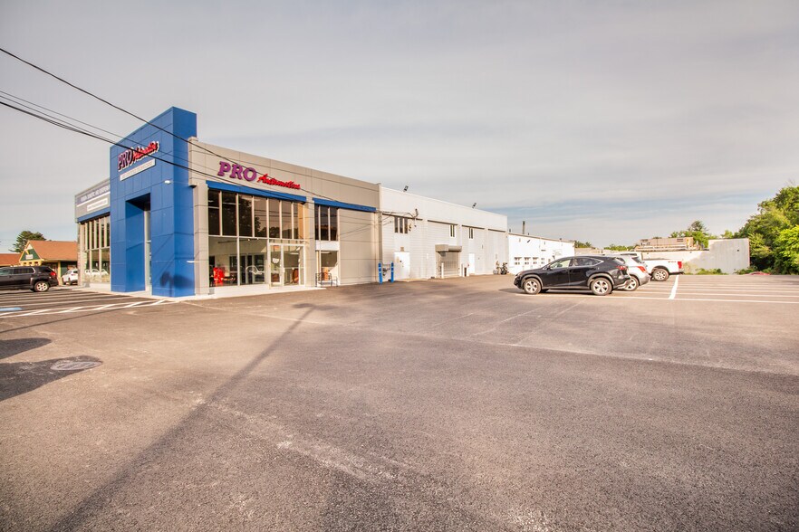 More Photos Of 191 W Main St, Dudley Auto Dealership For Lease