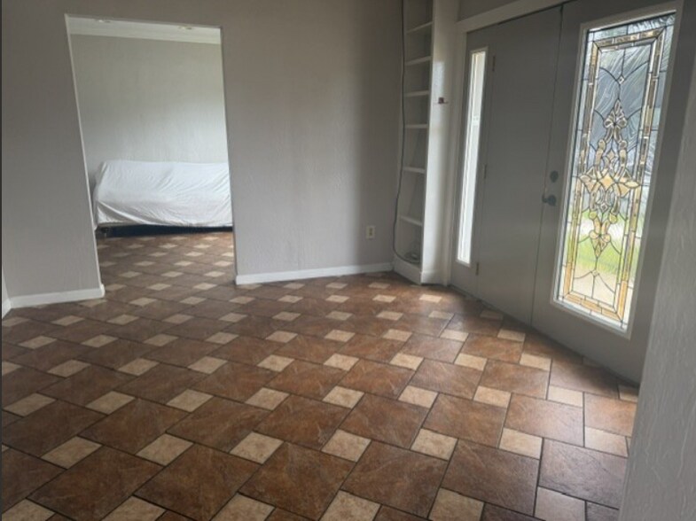 More Photos Of 1003 A St, Tracy Freestanding For Sale