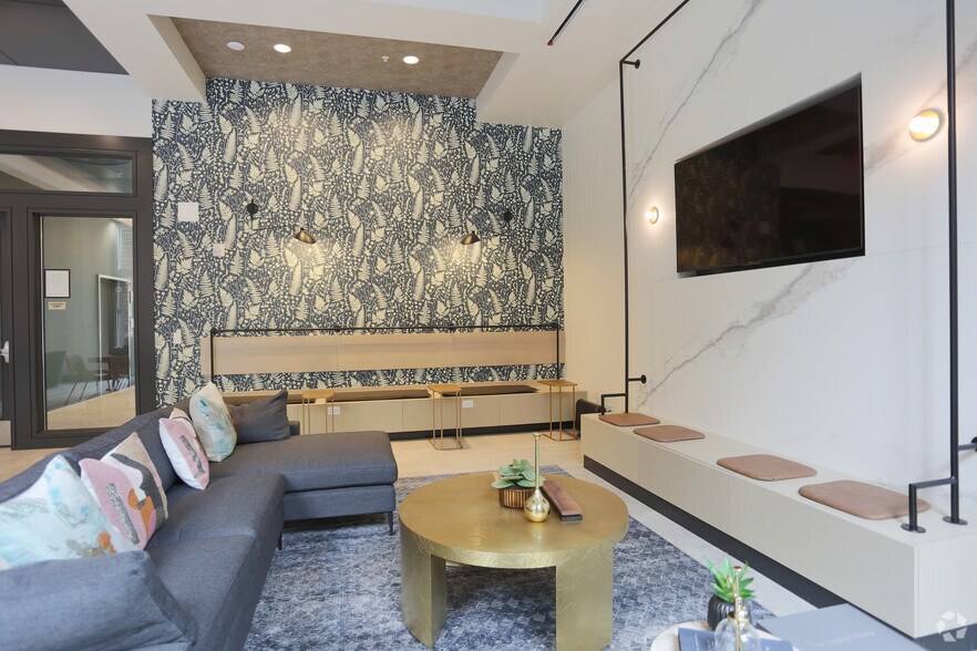 More Photos Of 1650 NW 23rd Ave, Portland Apartments For Lease