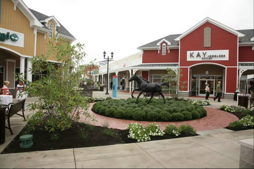 More Photos Of 16 Trinity Point Dr, Washington Hotel For Sale