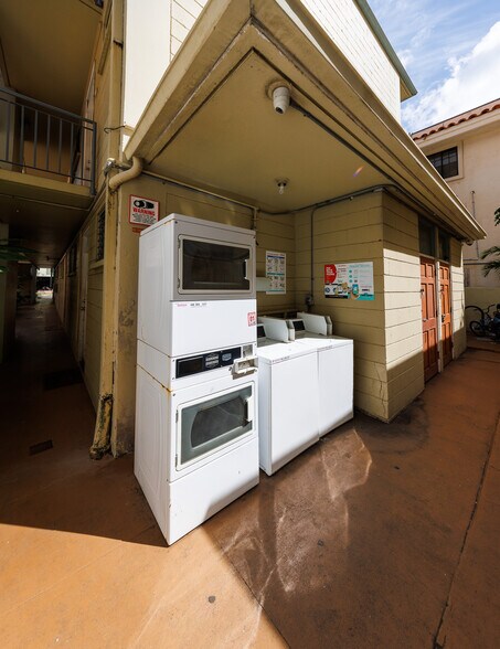 More Photos Of 254 Kaiulani Ave, Honolulu Apartments For Sale