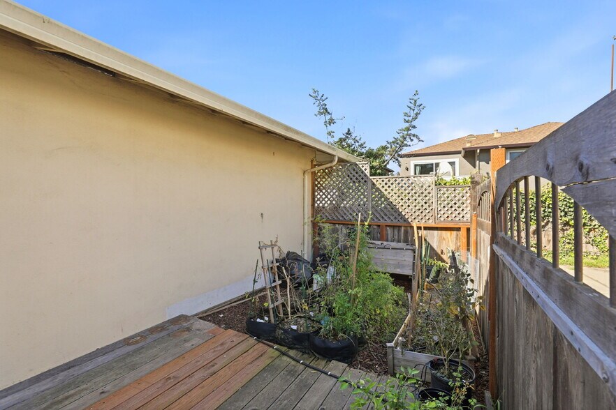 More Photos Of 3047 Zanetta Dr, Marina Apartments For Sale