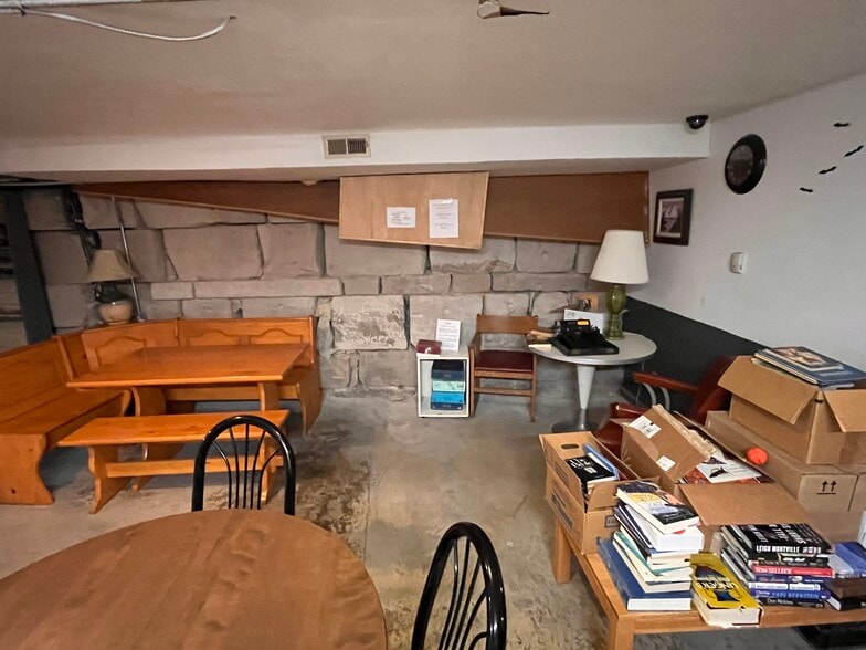 More Photos Of 1020 16th St, Bedford General Retail For Sale