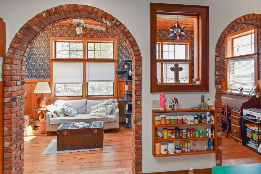 More Photos Of 9 River St, Saranac Lake Apartments For Sale