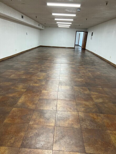 More Photos Of 6200 Melrose Ln, Oklahoma City Warehouse For Lease