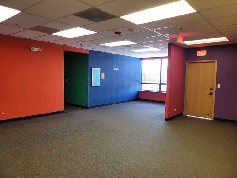 More Photos Of 3105 N Wilke Rd, Arlington Heights Medical For Lease