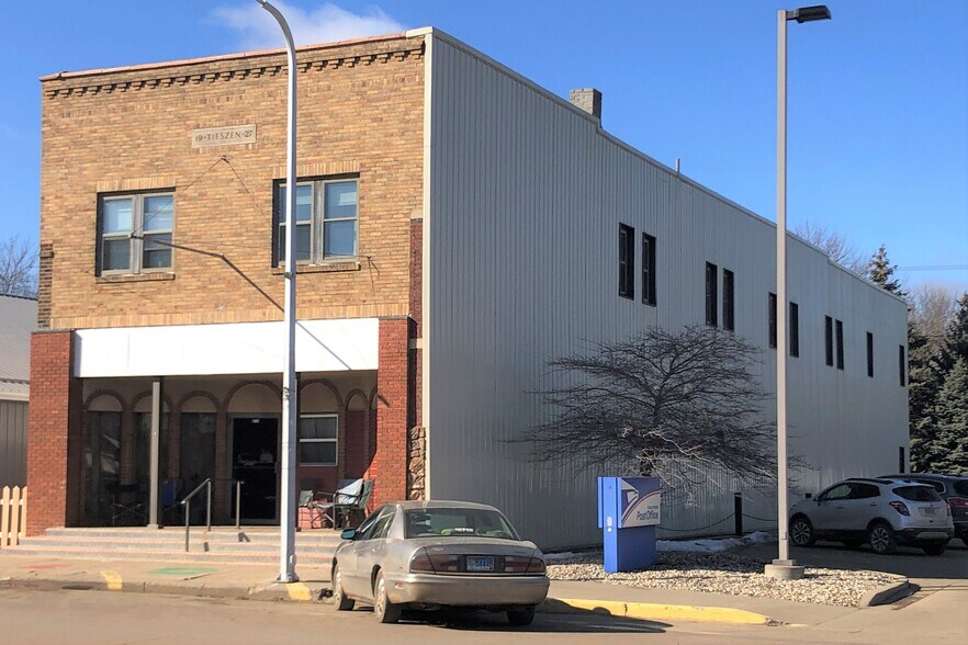 Primary Photo Of 203 N Broadway Ave, Marion Apartments For Sale