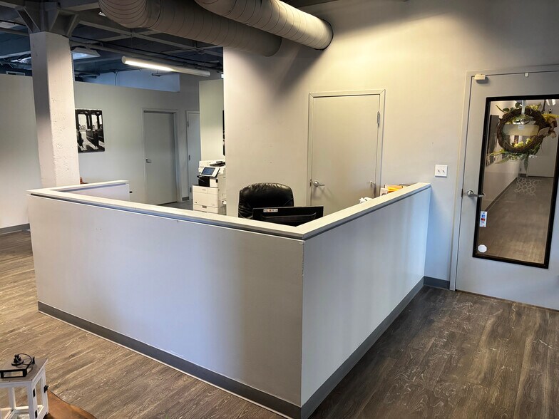 More Photos Of 214 S 8th St, Louisville Loft Creative Space For Lease