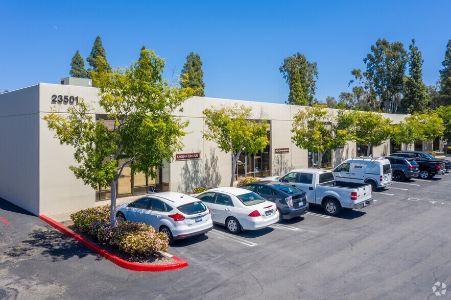 Primary Photo Of 23501 Ridge Route Dr, Laguna Hills Showroom For Lease