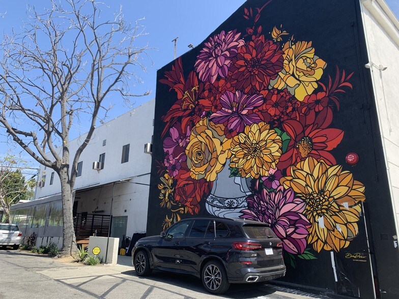 More Photos Of 7309-7315 Melrose Ave, Los Angeles Restaurant For Lease