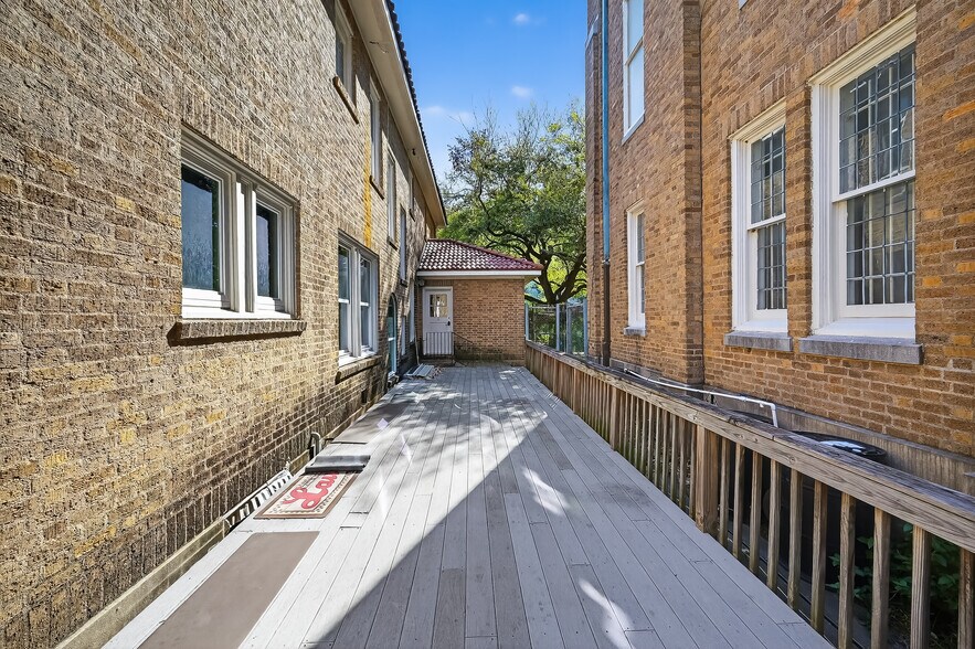More Photos Of 3410 Austin St, Houston Office Residential For Lease