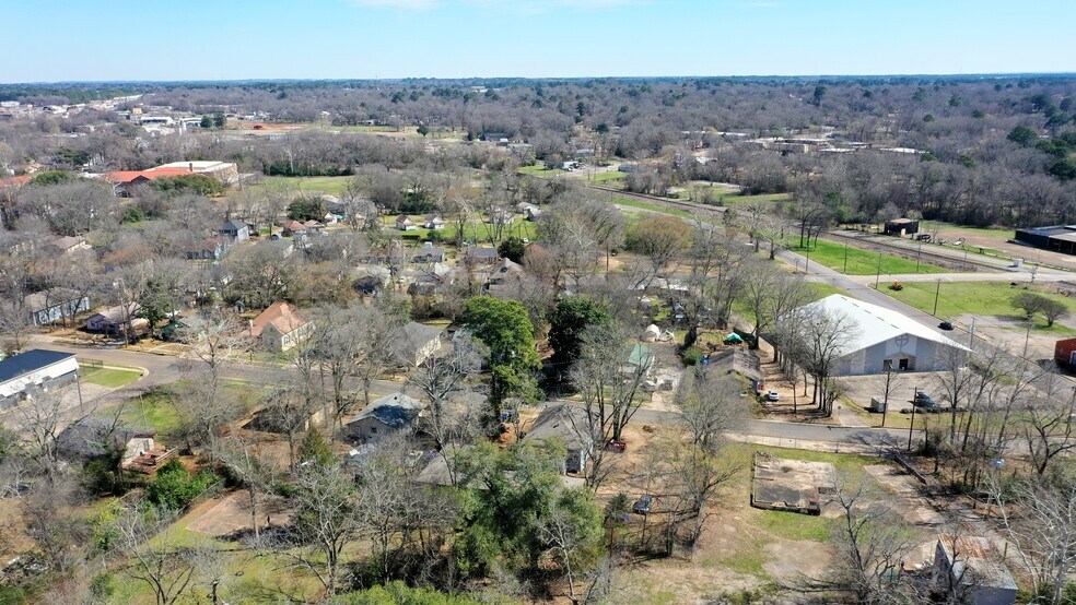 More Photos Of 443 S Main St, Longview Apartments For Sale