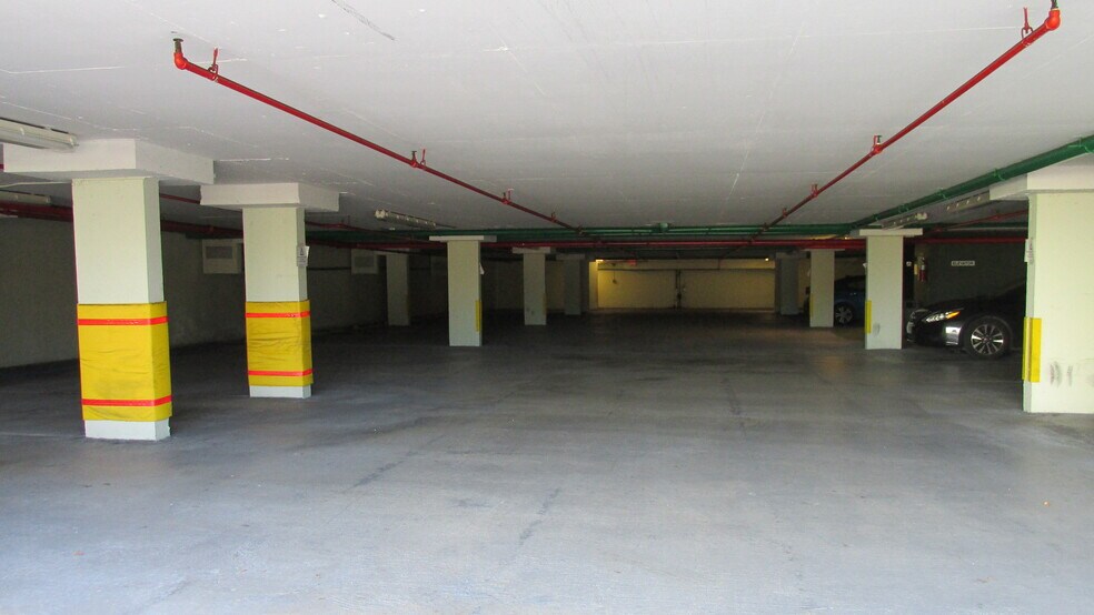 More Photos Of 7171 SW 62nd Ave, South Miami Medical For Lease