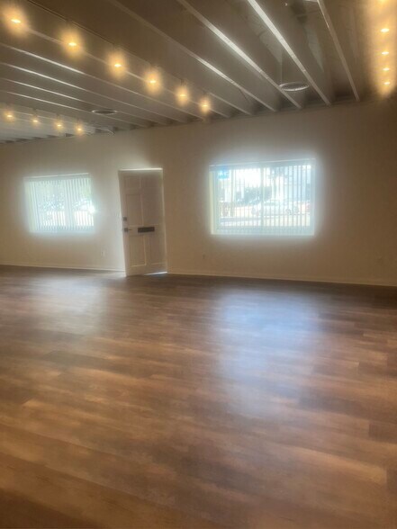 More Photos Of 4110 Cahuenga Blvd, Toluca Lake Office Residential For Lease