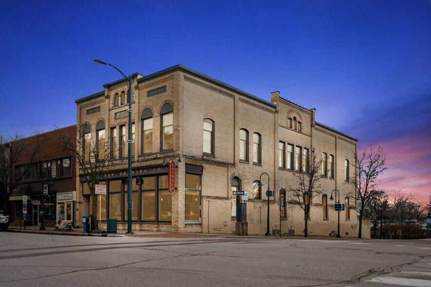 More Photos Of 161 E Front St, Traverse City Storefront Retail Residential For Lease