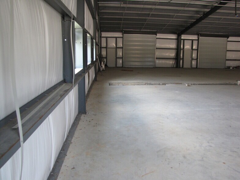 More Photos Of 15349 Summit Park Dr, Montgomery Unknown For Lease