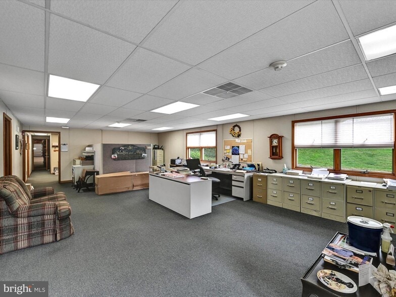 More Photos Of 345 Hill Rd, Womelsdorf Warehouse For Lease