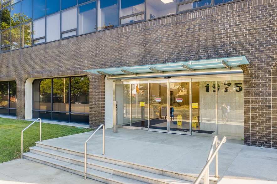 1975 Linden Blvd, Elmont, NY 11003 Medical Office For Lease