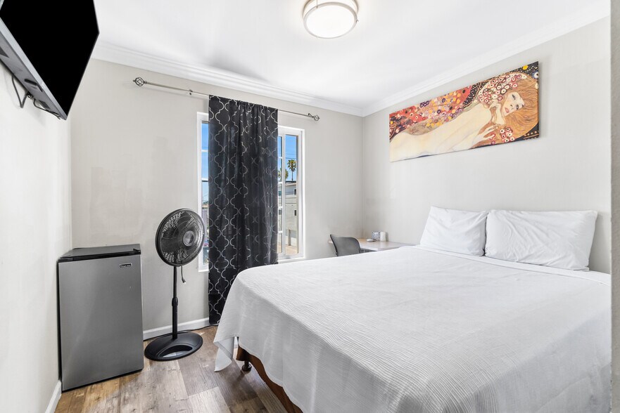 More Photos Of 825 W Gardena Blvd, Gardena Hotel For Sale