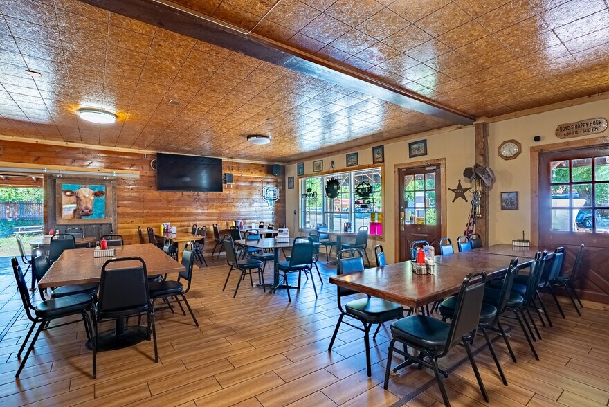 More Photos Of 1454 Old Hwy 97, Malott Restaurant For Sale
