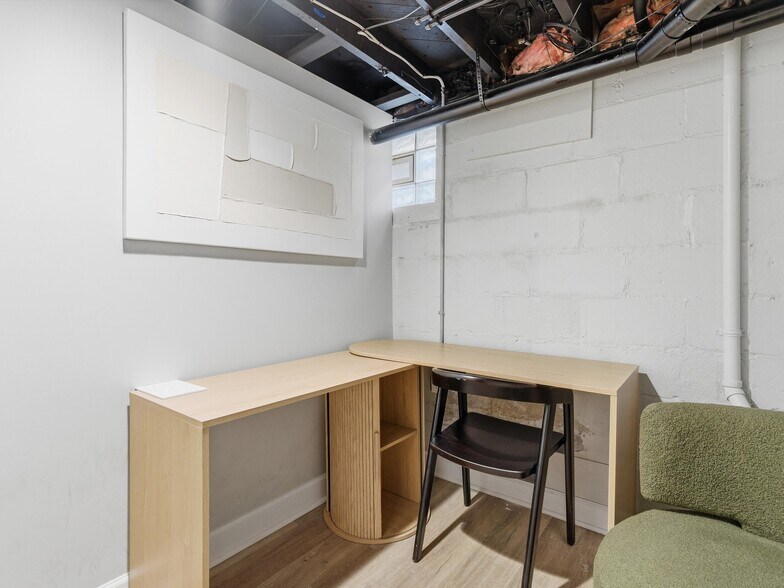 More Photos Of 928 E 11 Mile Rd, Royal Oak Serviced Offices For Lease