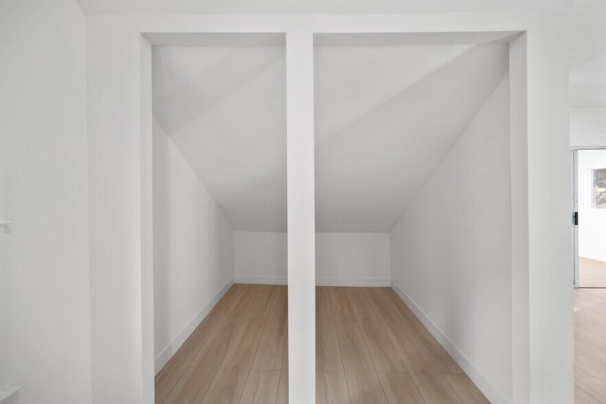 More Photos Of 2823 W 8th St, Los Angeles Office For Lease