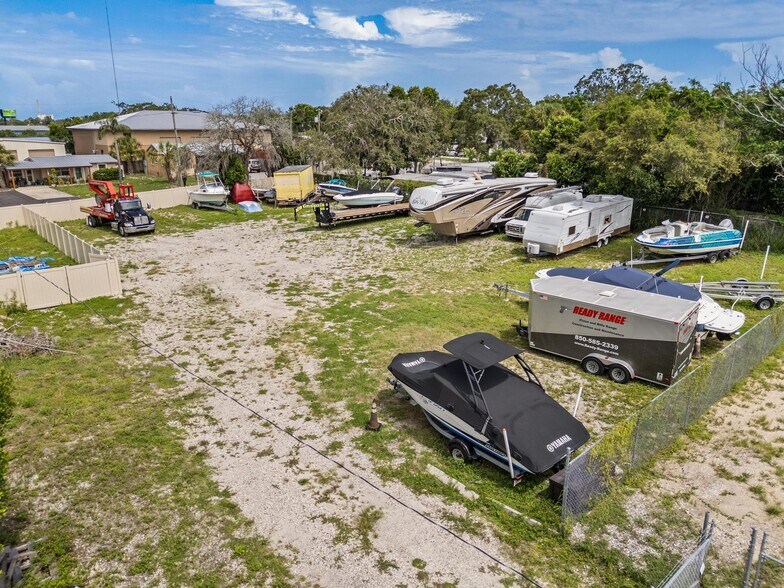 More Photos Of 4349 Louis Ave, Holiday Warehouse For Sale