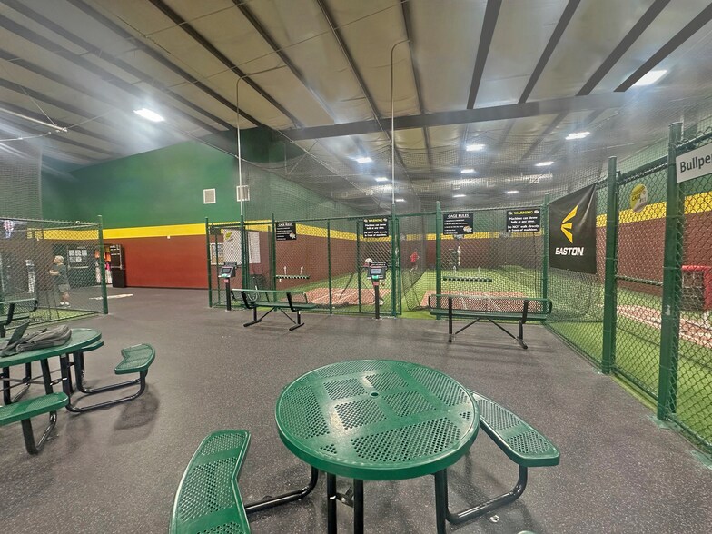 More Photos Of 11821 S Sam Houston Pky W, Houston Warehouse For Sale