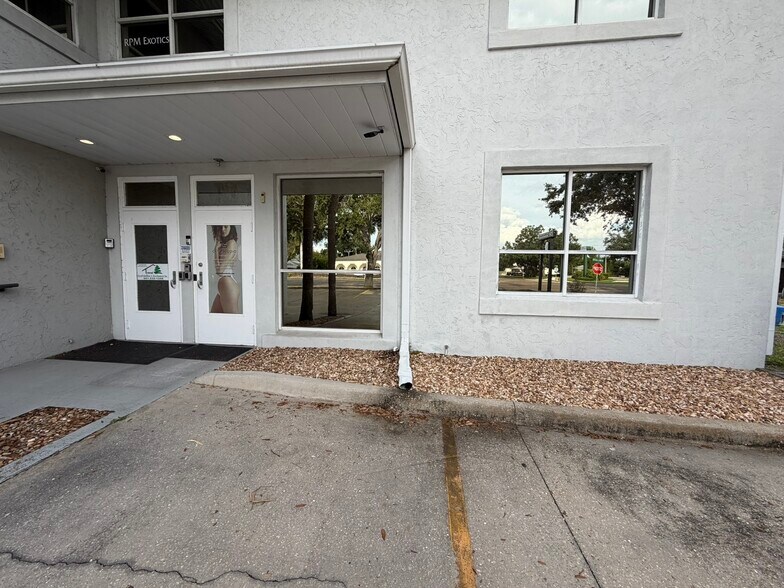 More Photos Of 2100 S Tamiami Trl, Sarasota Loft Creative Space For Lease