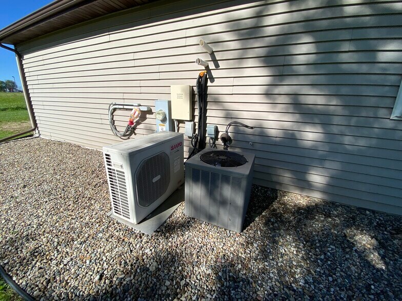More Photos Of W2003 State Road 21, Berlin Daycare Center For Sale