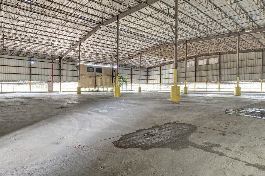 More Photos Of 13343 Interstate 20 E, Tyler Warehouse For Lease