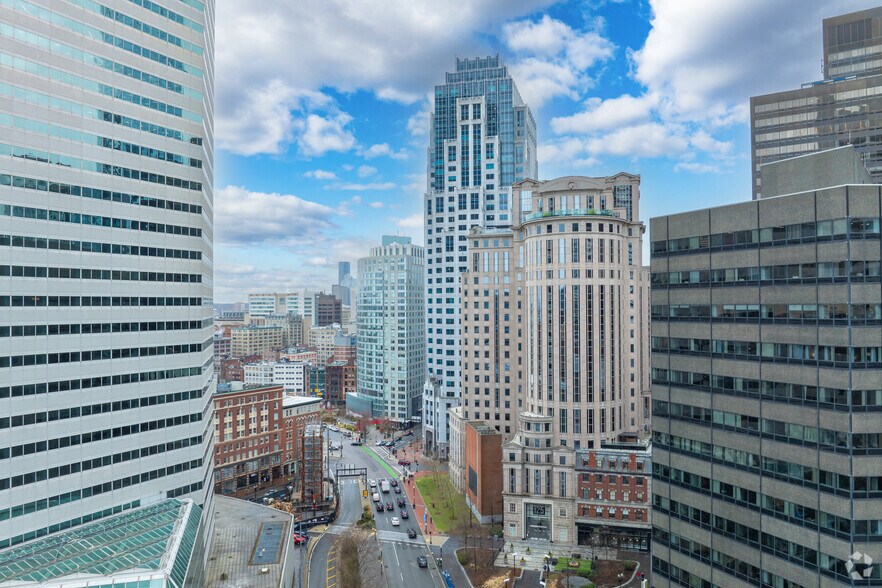 More Photos Of 125 Summer St, Boston Office For Lease