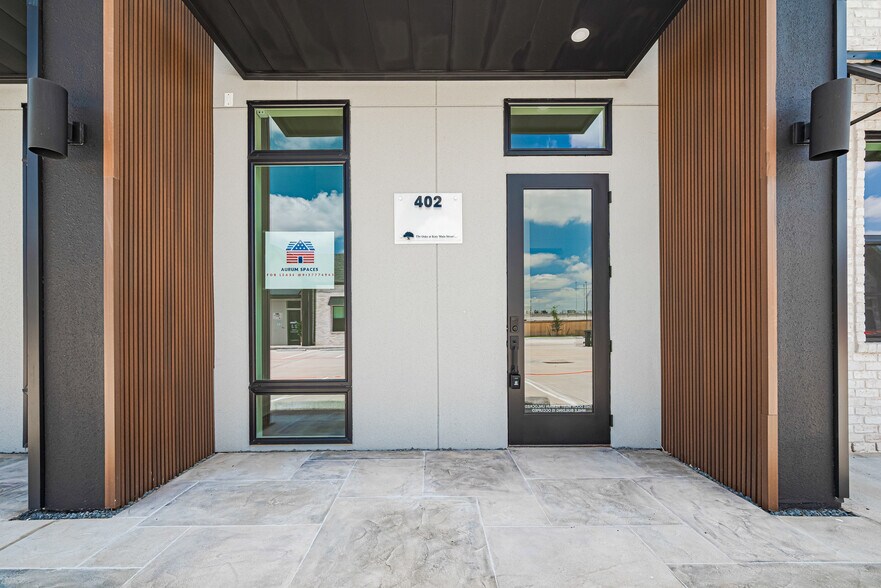 Primary Photo Of 1325 Main St, Katy Office Residential For Lease