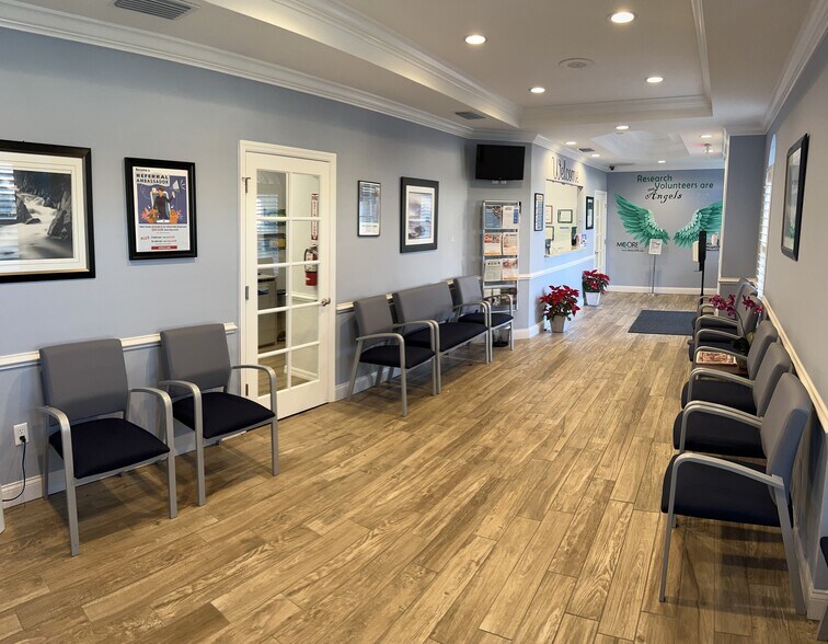 More Photos Of 1104 Kyle Wood Ln, Brandon Medical For Sale