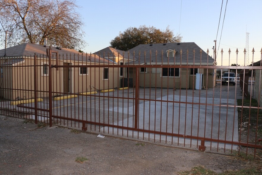 More Photos Of 1618 Pecan Blvd, McAllen Freestanding For Lease