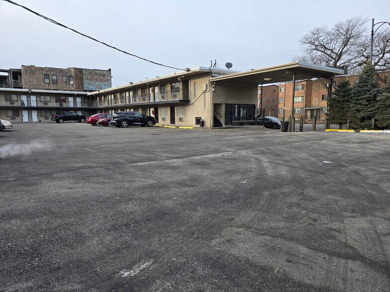 More Photos Of 6535 S King Dr, Chicago Hotel For Sale