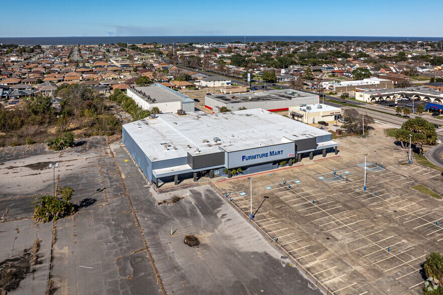 More Photos Of 9921 I-10 Service Rd, New Orleans Freestanding For Lease