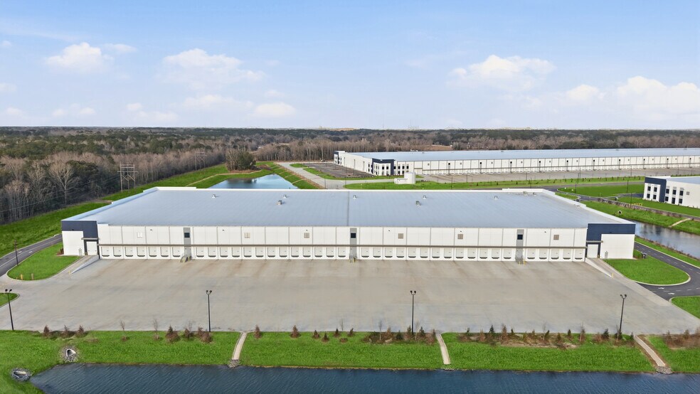 More Photos Of 111 Landmark Blvd, Savannah Warehouse For Lease