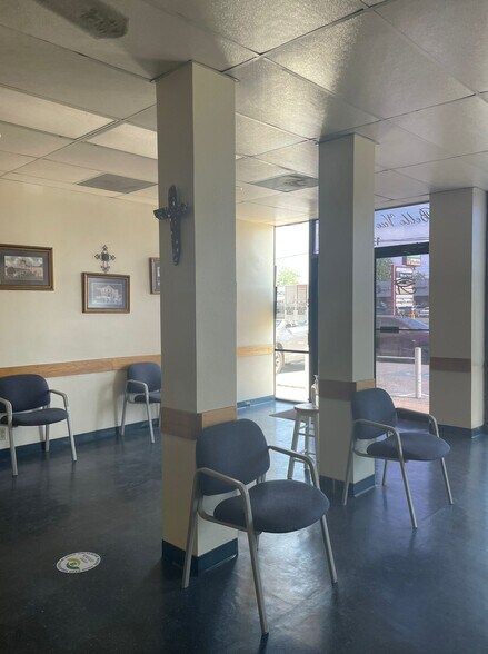 More Photos Of 1327-1329 SW Military Dr, San Antonio Medical For Lease