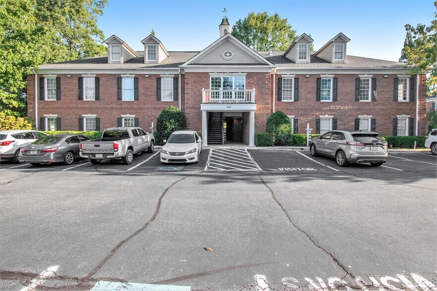 More Photos Of 515 Crossville Rd, Roswell Unknown For Lease