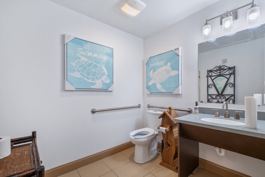More Photos Of 503A Harbor Blvd, Destin Flex For Lease