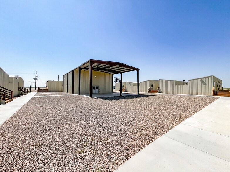 More Photos Of 906 S Highway 285, Pecos Warehouse For Sale