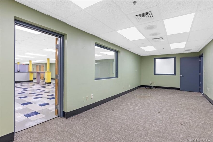 More Photos Of 192 Westbrook Rd, Essex Medical For Lease